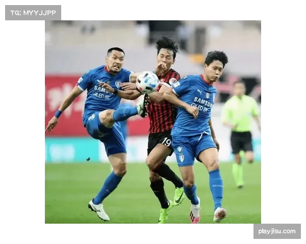 全北现代提前五轮锁定K1联赛冠军 成队史第十次捧杯荣耀 全北现代提前五轮锁定K1联赛冠军 成队史第十次捧杯荣耀