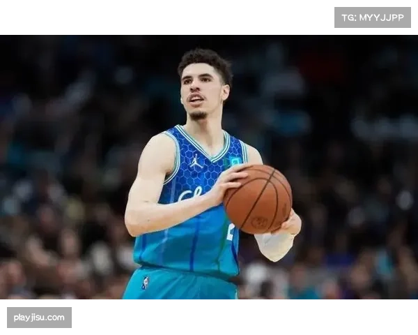 本场比赛黄蜂球星拉梅洛·鲍尔表现全面，三分命中率成关键短板